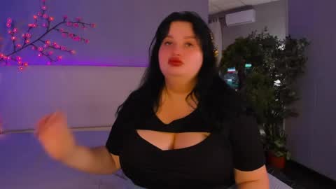 Snapshot of monasteel chatting on 05-28-26, 12:02 Monica online show from 05-28-26, 12:02