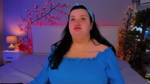 Snapshot of monasteel chatting on 06-10-26, 12:15 Monica online show from 06-10-26, 12:15