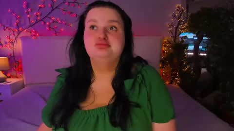 Snapshot of monasteel chatting on 06-19-26, 12:09 Monica online show from 06-19-26, 12:09