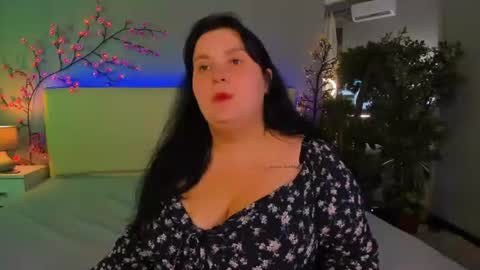 Snapshot of monasteel chatting on 06-23-26, 12:25 Monica online show from 06-23-26, 12:25