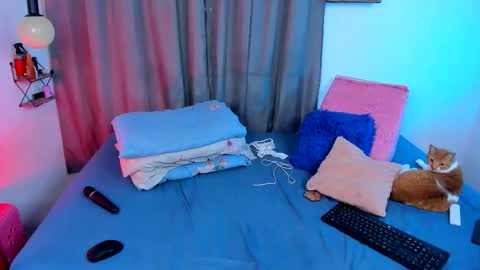 aleja      independent model       online show from 02-07-26, 02:15