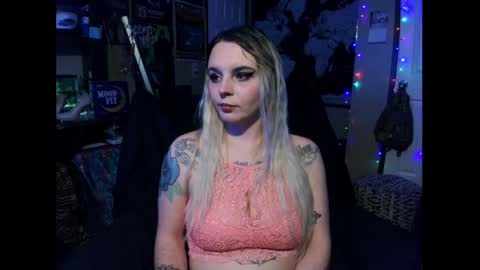 Snapshot of monica_lily chatting on 12-13-24, 03:32 Monica online show from 12-13-24, 03:32