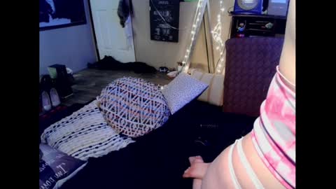 Snapshot of monica_lily chatting on 01-09-25, 03:23 Monica online show from 01-09-25, 03:23