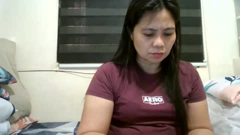 Snapshot of monicabrave79 chatting on 02-04-25, 02:17 monicabrave79 online show from 02-04-25, 02:17