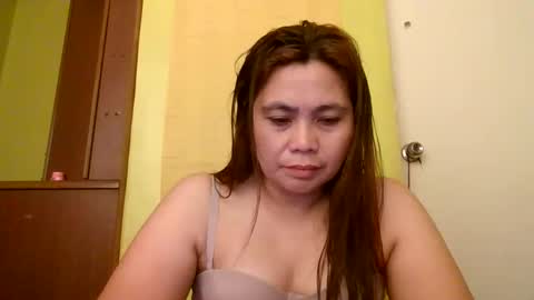 Snapshot of monicabrave79 chatting on 05-12-26, 02:08 monicabrave79 online show from 05-12-26, 02:08
