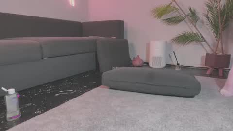 Monica online show from 05-04-26, 05:36