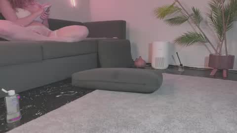 Monica online show from 05-18-26, 04:07