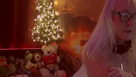 Snapshot of monicutex chatting on 12-22-24, 06:28 Monika online show from 12-22-24, 06:28