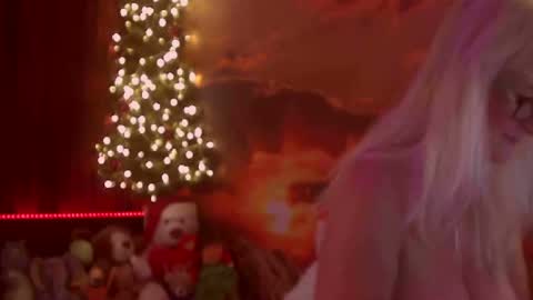 Snapshot of monicutex chatting on 01-01-25, 06:47 Monika online show from 01-01-25, 06:47