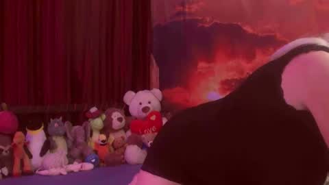 Snapshot of monicutex chatting on 10-26-25, 01:44 Monika online show from 10-26-25, 01:44