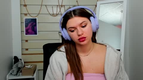 Monika online show from 01-19-25, 10:50