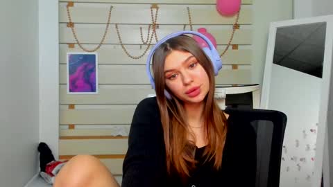 Monika online show from 02-14-25, 12:19