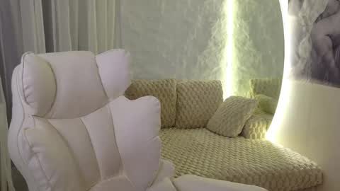 Ask me online show from 05-18-26, 05:46