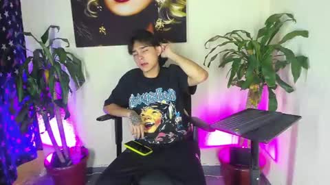 Snapshot of monky_0002 chatting on 06-19-26, 06:34 monky_0002 online show from 06-19-26, 06:34