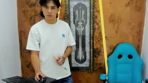 Snapshot of monky_0002 chatting on 07-14-26, 03:33 monky_0002 online show from 07-14-26, 03:33