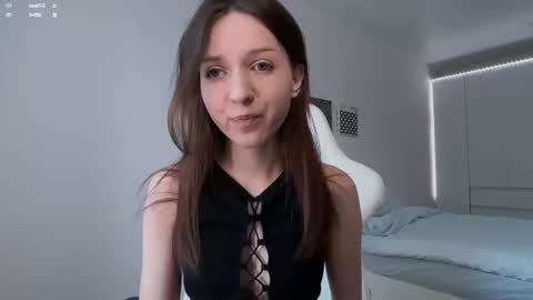 Snapshot of monnymoonn chatting on 11-07-25, 05:29 Mary online show from 11-07-25, 05:29