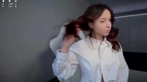 Snapshot of monnymoonn chatting on 11-13-25, 07:51 Mary online show from 11-13-25, 07:51