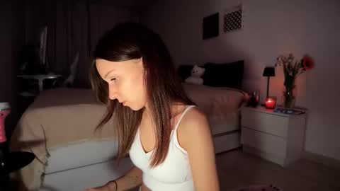 Snapshot of monnymoonn chatting on 12-03-25, 11:41 Mary online show from 12-03-25, 11:41