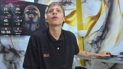 Snapshot of mono_blonde chatting on 05-19-26, 11:49 mono_blonde online show from 05-19-26, 11:49