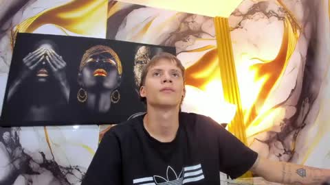 Snapshot of mono_blonde chatting on 05-30-26, 11:18 mono_blonde online show from 05-30-26, 11:18
