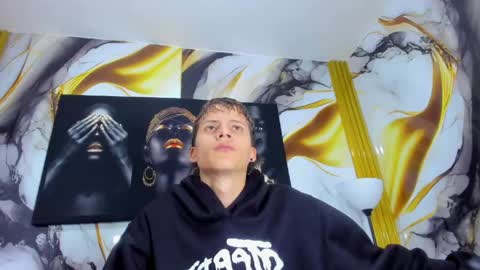 Snapshot of mono_blonde chatting on 06-05-26, 11:49 mono_blonde online show from 06-05-26, 11:49