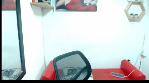Snapshot of monserrat_diva chatting on 05-19-26, 09:21 monserrat_diva online show from 05-19-26, 09:21