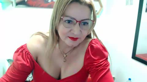 Snapshot of monserrat_diva chatting on 06-20-26, 06:33 monserrat_diva online show from 06-20-26, 06:33