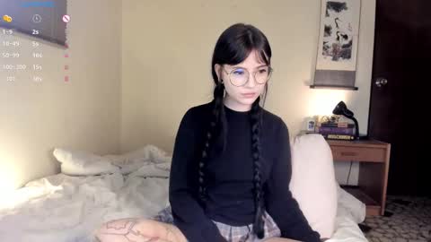 Snapshot of monserrat_gil chatting on 03-08-26, 02:59 Monserrat Gil onlyfans online show from 03-08-26, 02:59