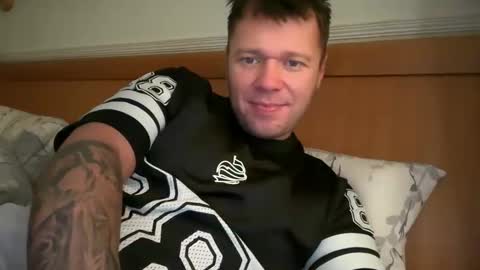 Snapshot of monster_d_ chatting on 10-03-25, 12:13 Monster D online show from 10-03-25, 12:13