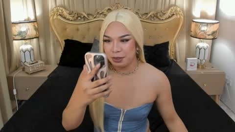 Snapshot of monstercock_olivia chatting on 05-16-26, 04:42 OliviaRoxy online show from 05-16-26, 04:42