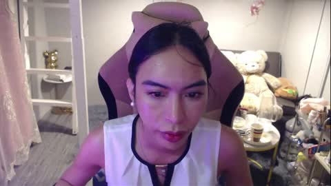 ELYSE A SIMPLE GIRL online show from 04-01-26, 10:38