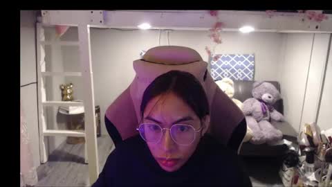 ELYSE A SIMPLE GIRL online show from 05-25-26, 12:00