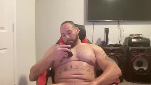 Snapshot of monsterdom9 chatting on 05-11-26, 12:44 monsterdom9 online show from 05-11-26, 12:44