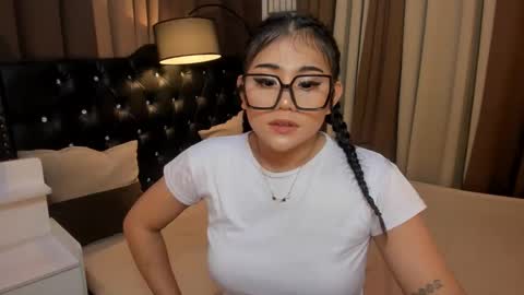 Snapshot of monstrouscockdivaontop chatting on 01-17-25, 01:04 Ruthie online show from 01-17-25, 01:04