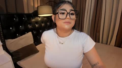 Snapshot of monstrouscockdivaontop chatting on 01-23-25, 01:41 Ruthie online show from 01-23-25, 01:41