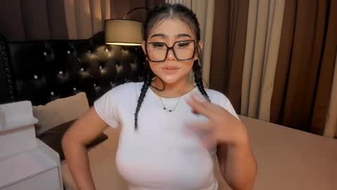 Snapshot of monstrouscockdivaontop chatting on 01-27-25, 02:46 Ruthie online show from 01-27-25, 02:46