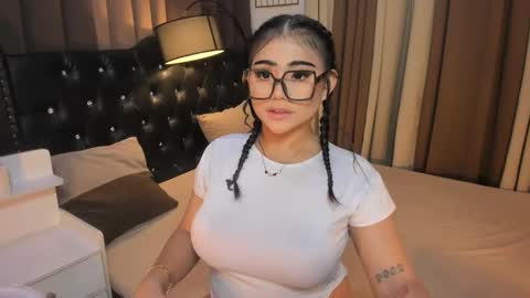 Snapshot of monstrouscockdivaontop chatting on 02-07-25, 01:25 Ruthie online show from 02-07-25, 01:25