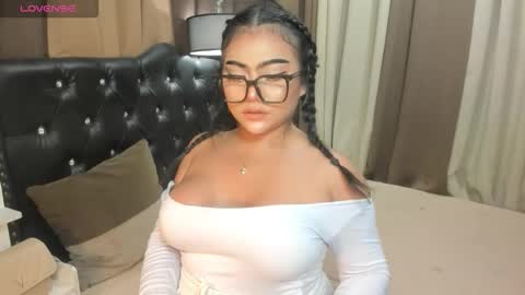 Snapshot of monstrouscockdivaontop chatting on 09-19-25, 05:02 Ruthie online show from 09-19-25, 05:02