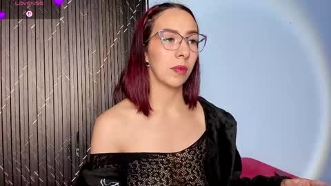 moolly_evanz online show from 04-20-26, 02:53