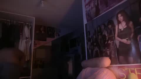 Snapshot of moon189049 chatting on 09-21-25, 12:45 moon online show from 09-21-25, 12:45