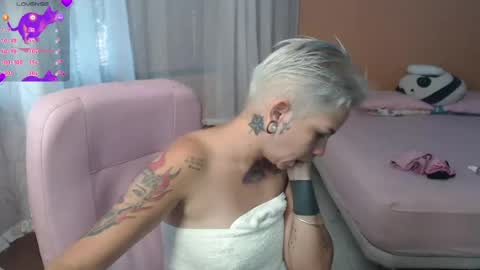 Luna online show from 06-19-26, 02:43
