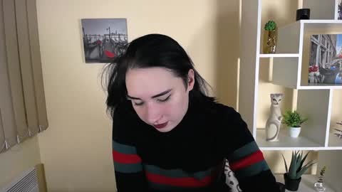 Snapshot of moon_foxy_ chatting on 12-04-24, 01:09 Diana online show from 12-04-24, 01:09