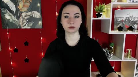Snapshot of moon_foxy_ chatting on 12-17-24, 02:33 Diana online show from 12-17-24, 02:33