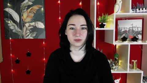 Snapshot of moon_foxy_ chatting on 12-19-24, 04:35 Diana online show from 12-19-24, 04:35