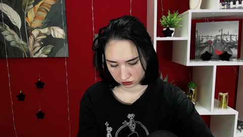 Snapshot of moon_foxy_ chatting on 12-21-24, 05:07 Diana online show from 12-21-24, 05:07