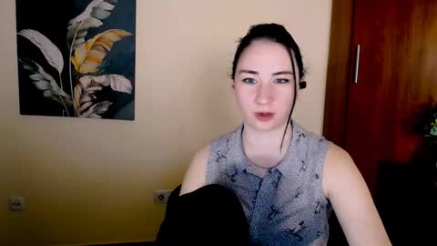 Snapshot of moon_foxy_ chatting on 01-10-25, 03:06 Diana online show from 01-10-25, 03:06