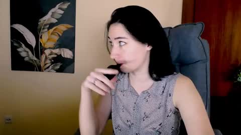 Snapshot of moon_foxy_ chatting on 01-12-25, 08:04 Diana online show from 01-12-25, 08:04