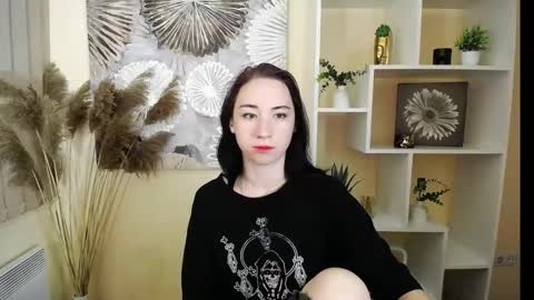 Snapshot of moon_foxy_ chatting on 09-18-25, 07:10 Diana online show from 09-18-25, 07:10