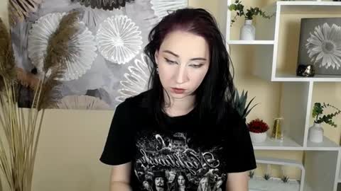 Snapshot of moon_foxy_ chatting on 10-05-25, 07:56 Diana online show from 10-05-25, 07:56