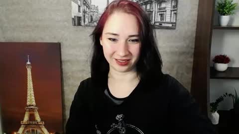 Snapshot of moon_foxy_ chatting on 10-23-25, 12:43 Diana online show from 10-23-25, 12:43